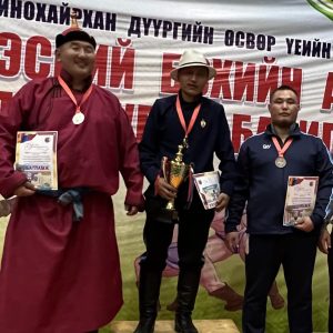 Э.Золбоот багш 3-р байр эзэллээ.